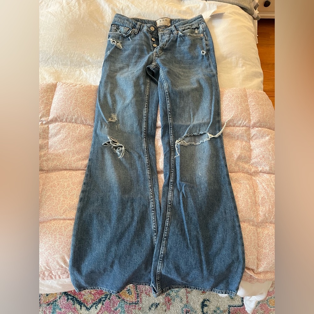 WE THE FREE. FREE PEOPLE. SIZE 25 NEVER WORN